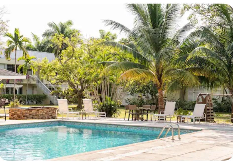 Apartamento Beryls At Seawind On The Bay , Montego Bay , Jamaica Exterior foto