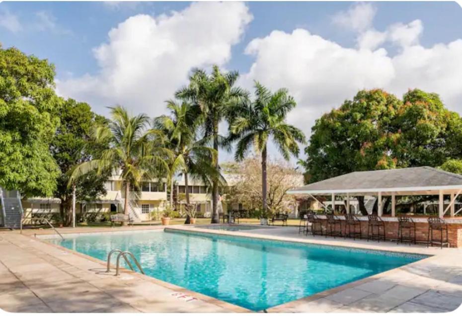 Apartamento Beryls At Seawind On The Bay , Montego Bay , Jamaica Exterior foto